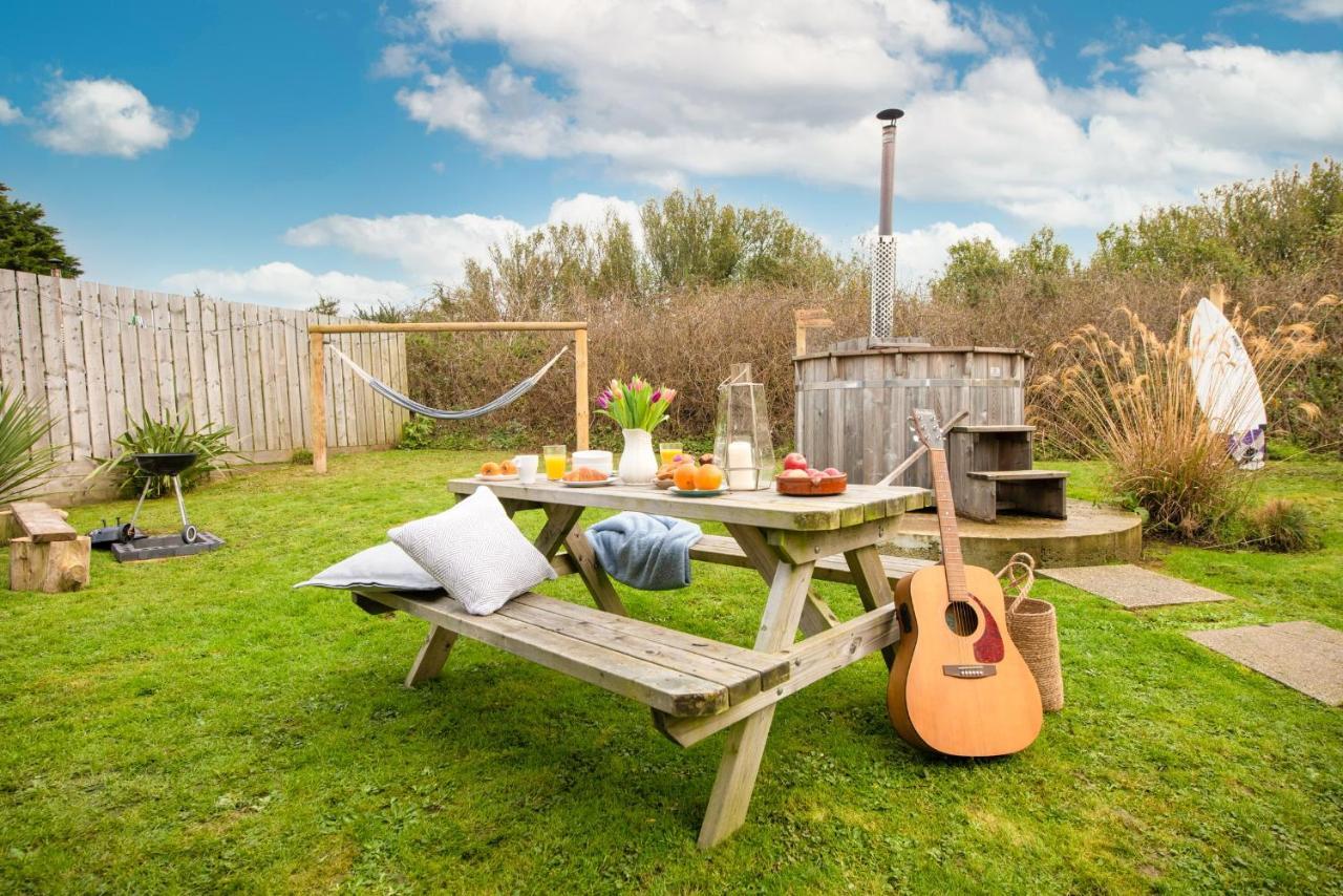 Wheal Prosper- Beautifully Fitted Wooden Lodge Helston Cornwall Exterior photo